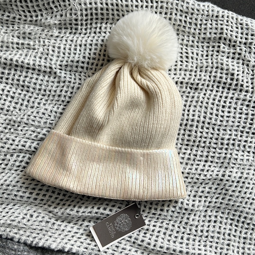 NWT Vince Camaro Winter Pom Hat
